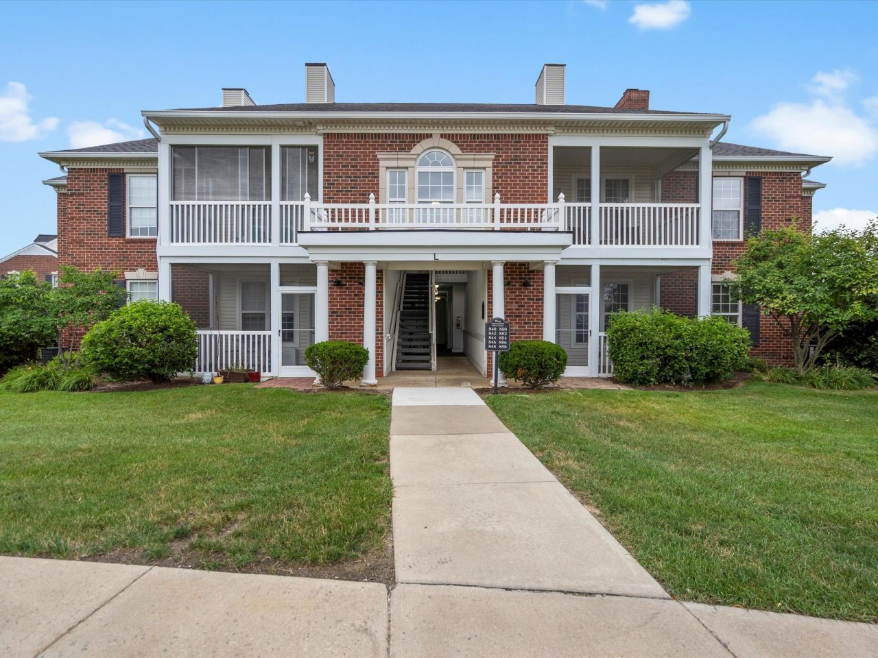 846 W Summerfield Gln Circle, Ann Arbor, MI 48103 Main Photo