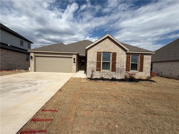 7014 SW Orange Avenue, Bentonville, AR 72713