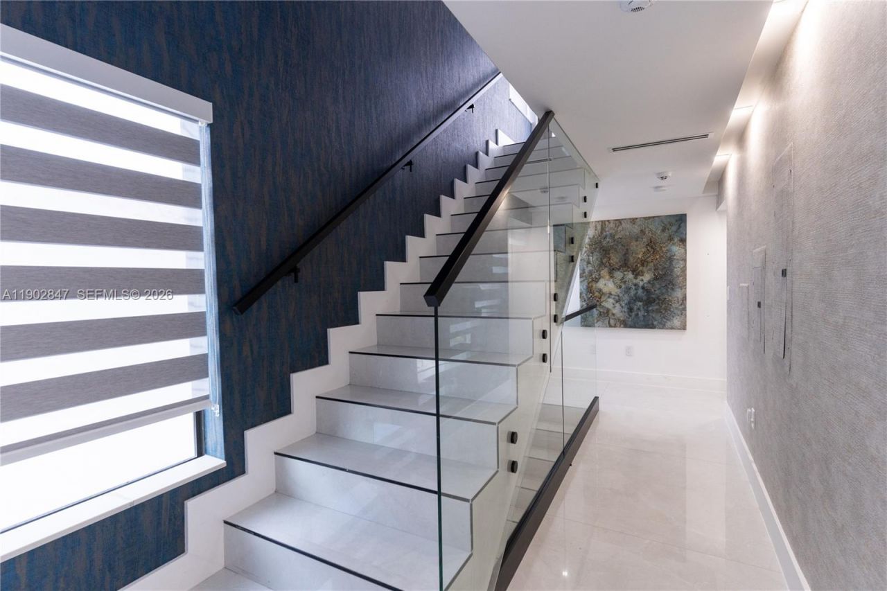 5601 N Ocean Dr, Hollywood, FL 33019 Photo