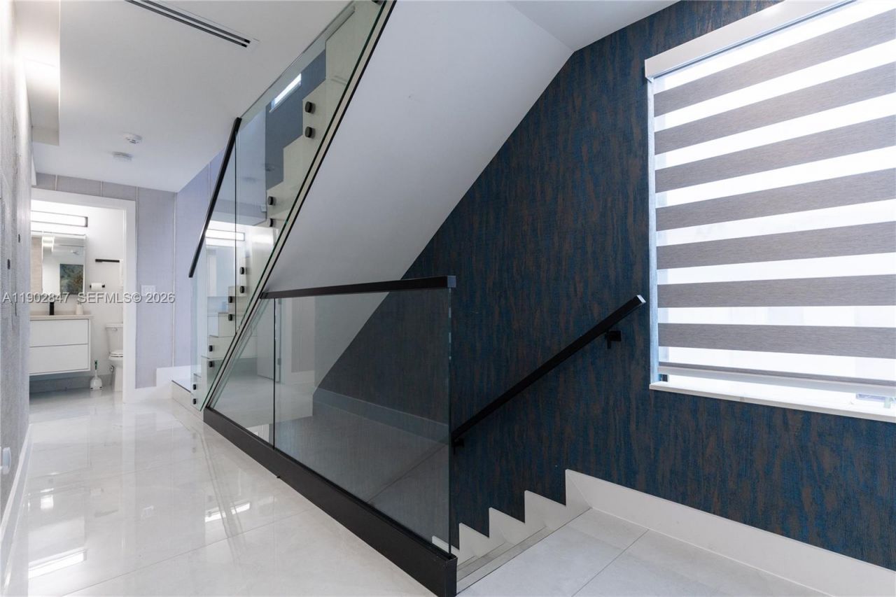 5601 N Ocean Dr, Hollywood, FL 33019 Photo