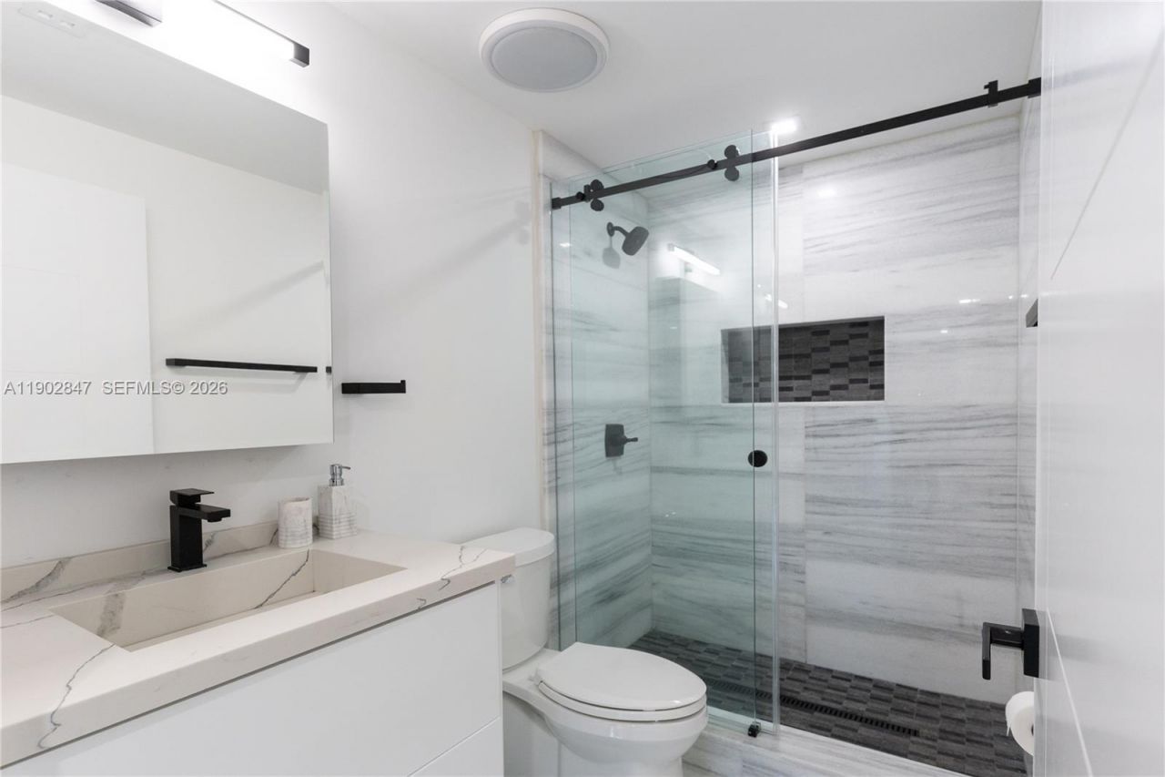 5601 N Ocean Dr, Hollywood, FL 33019 Photo