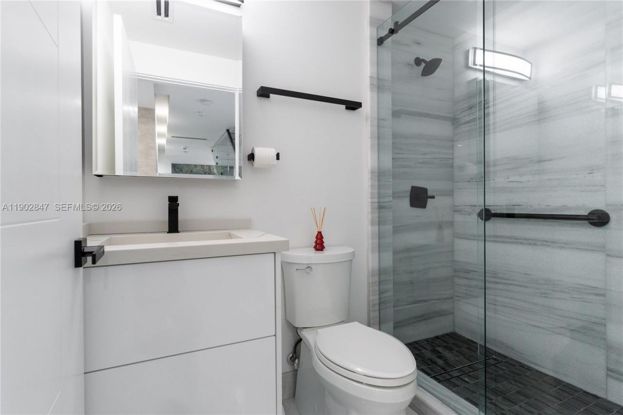 5601 N Ocean Dr, Hollywood, FL 33019 Photo