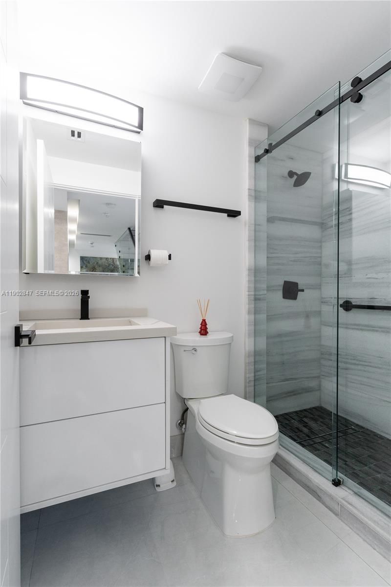 5601 N Ocean Dr, Hollywood, FL 33019 Photo