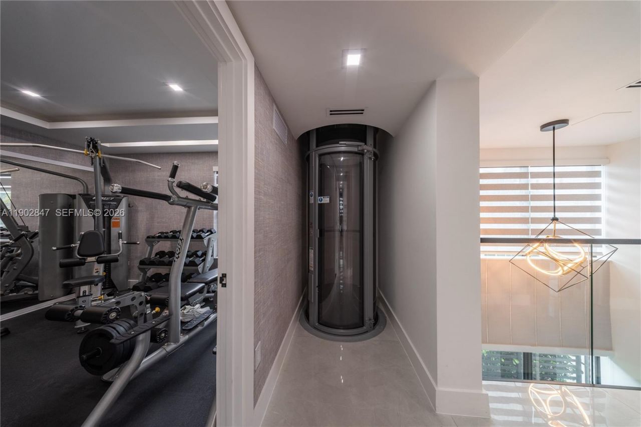 5601 N Ocean Dr, Hollywood, FL 33019 Photo