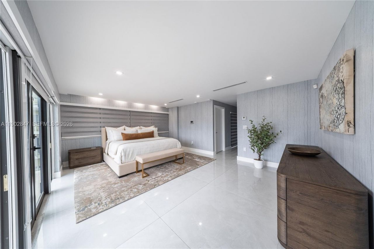 5601 N Ocean Dr, Hollywood, FL 33019 Photo