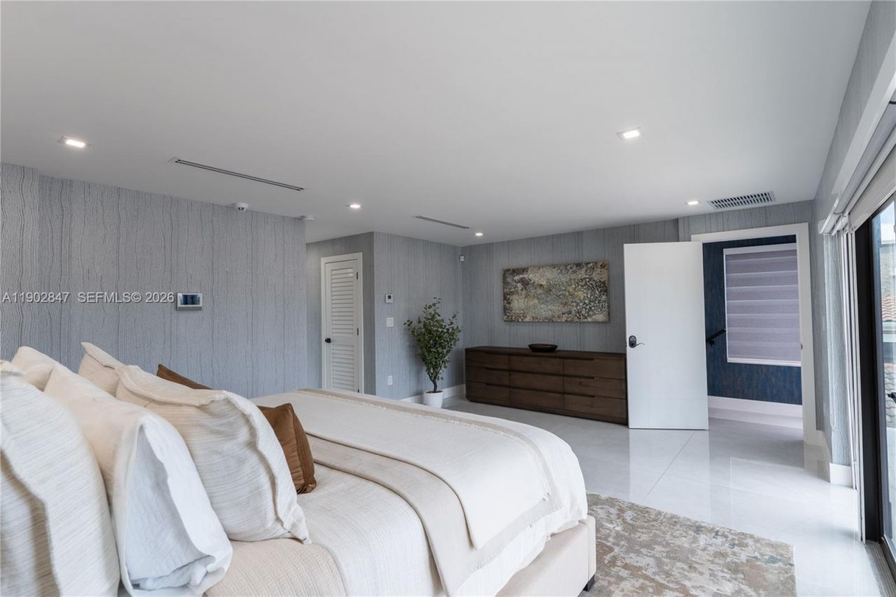 5601 N Ocean Dr, Hollywood, FL 33019 Photo