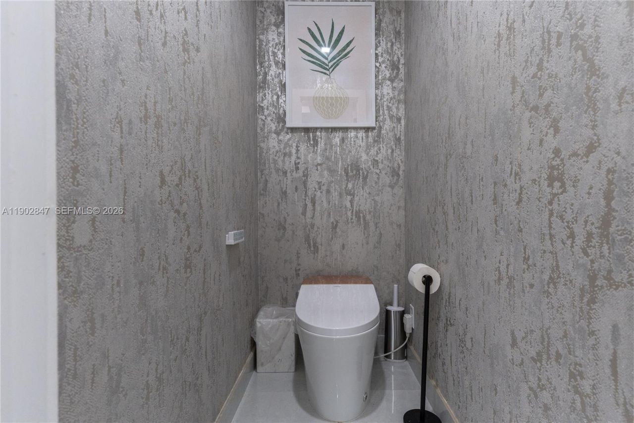 5601 N Ocean Dr, Hollywood, FL 33019 Photo