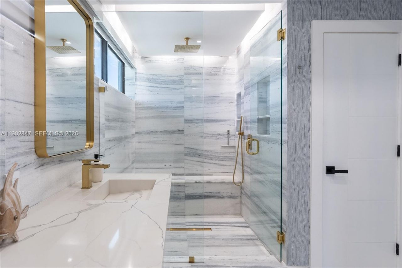 5601 N Ocean Dr, Hollywood, FL 33019 Photo