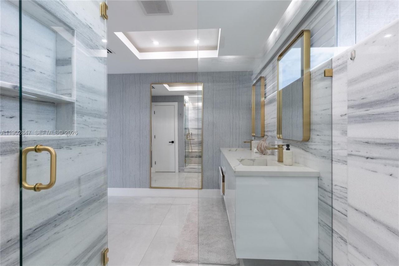 5601 N Ocean Dr, Hollywood, FL 33019 Photo