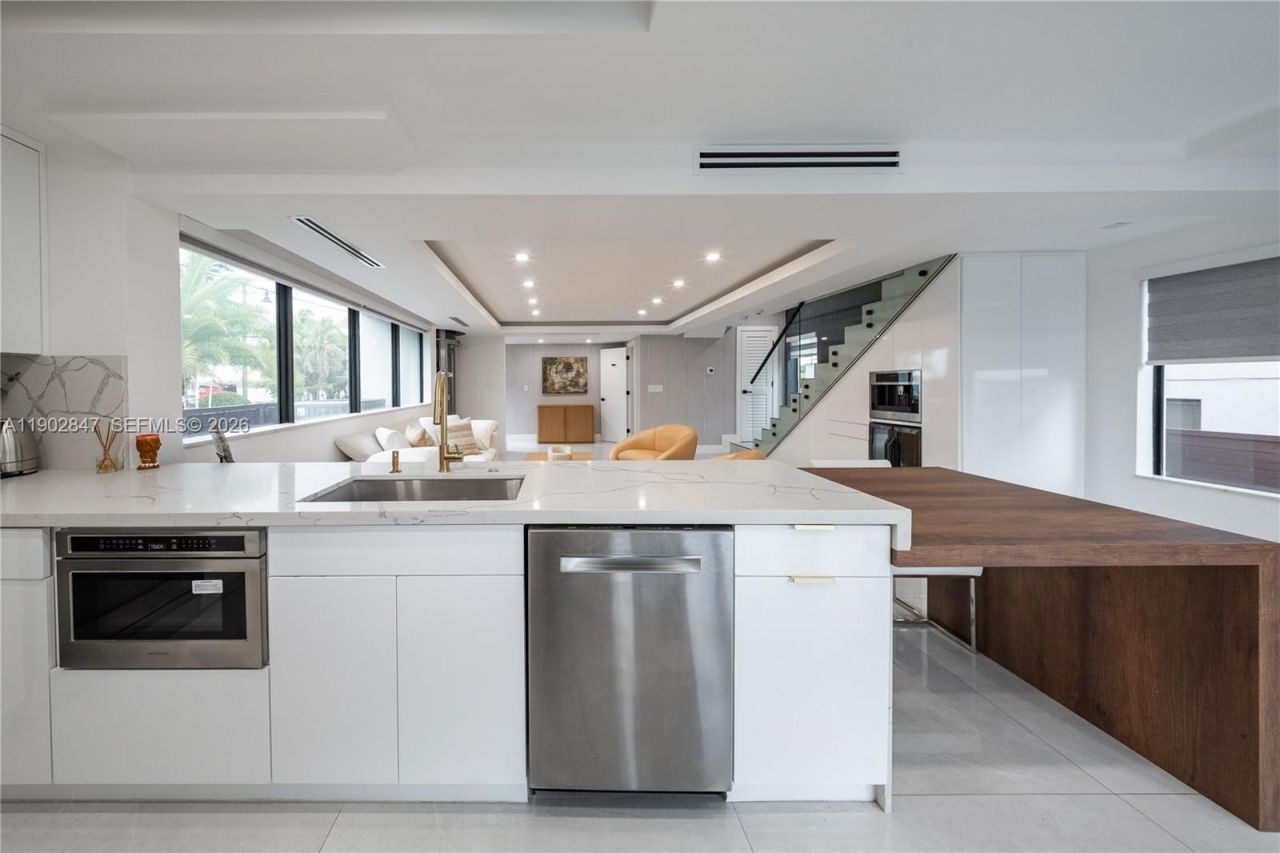 5601 N Ocean Dr, Hollywood, FL 33019 Photo