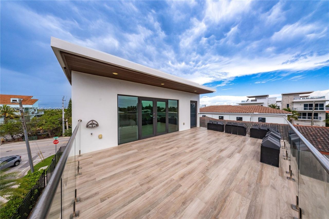 5601 N Ocean Dr, Hollywood, FL 33019 Photo