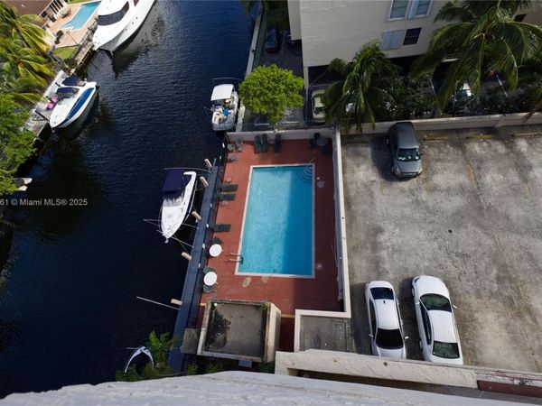 2903 N Miami Beach Blvd, Unit 806, North Miami Beach, FL 33160