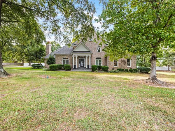119 Stonehenge Dr , Jackson, TN 38305