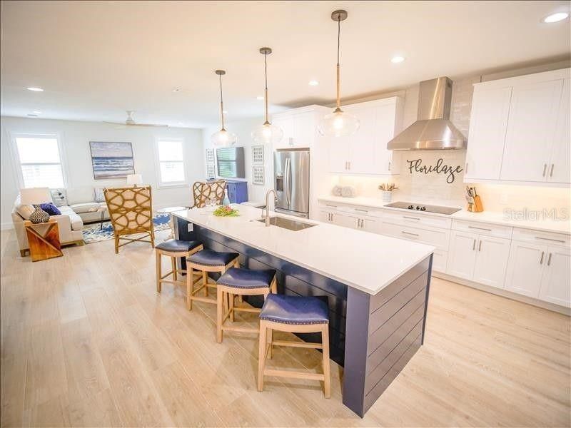 2305 Avenue C, Bradenton Beach, FL 34217 Photo