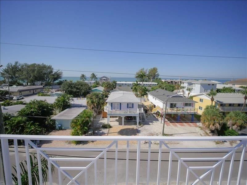 2305 Avenue C, Bradenton Beach, FL 34217 Photo