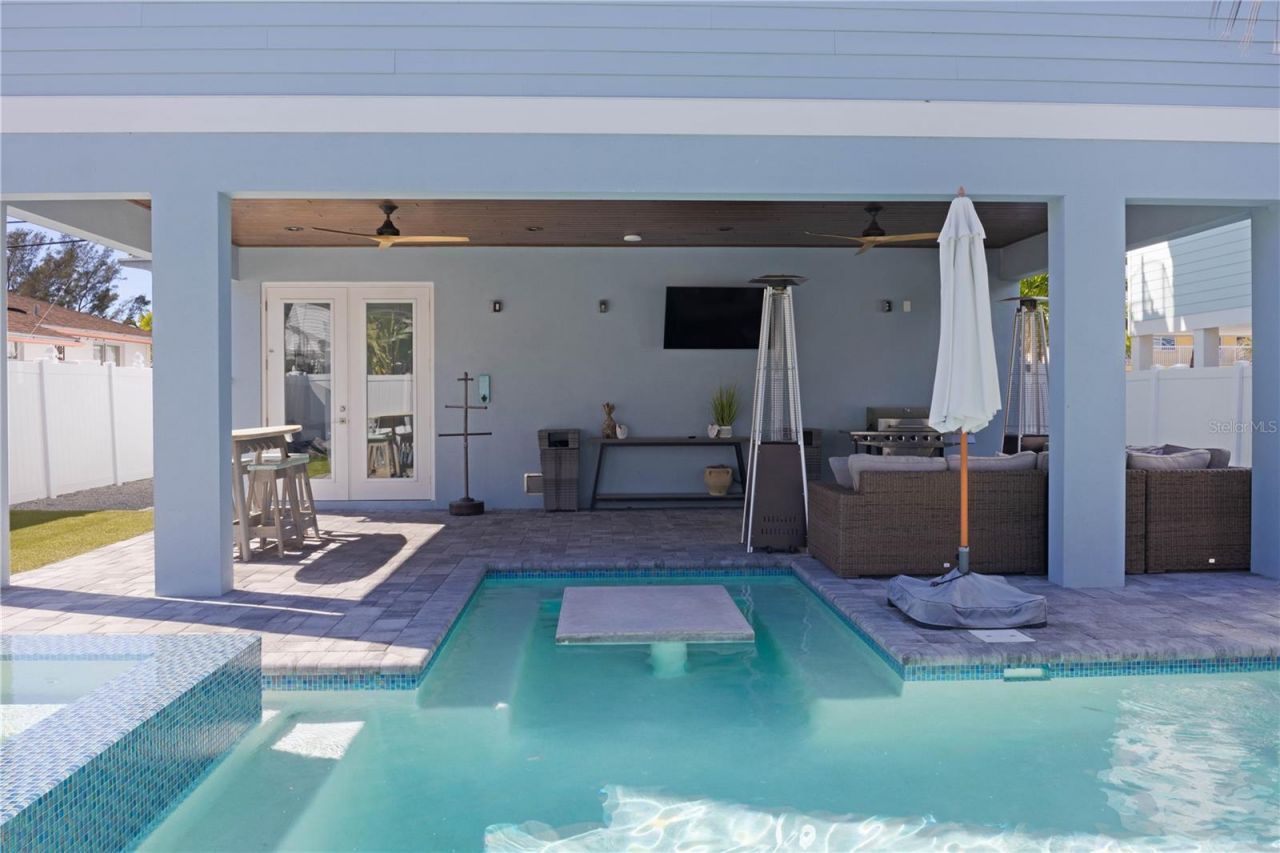 2305 Avenue C, Bradenton Beach, FL 34217 Photo