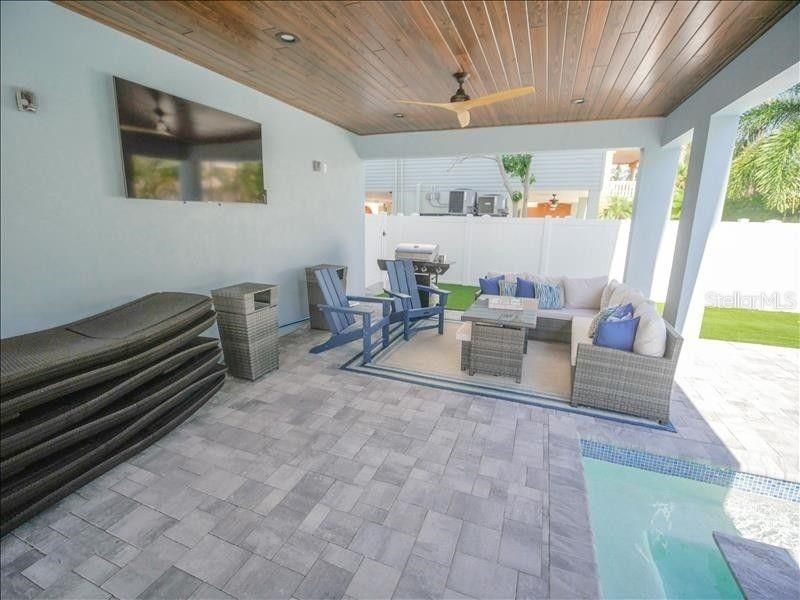 2305 Avenue C, Bradenton Beach, FL 34217 Photo