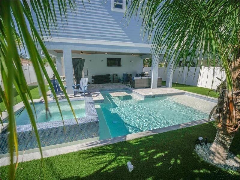 2305 Avenue C, Bradenton Beach, FL 34217 Photo