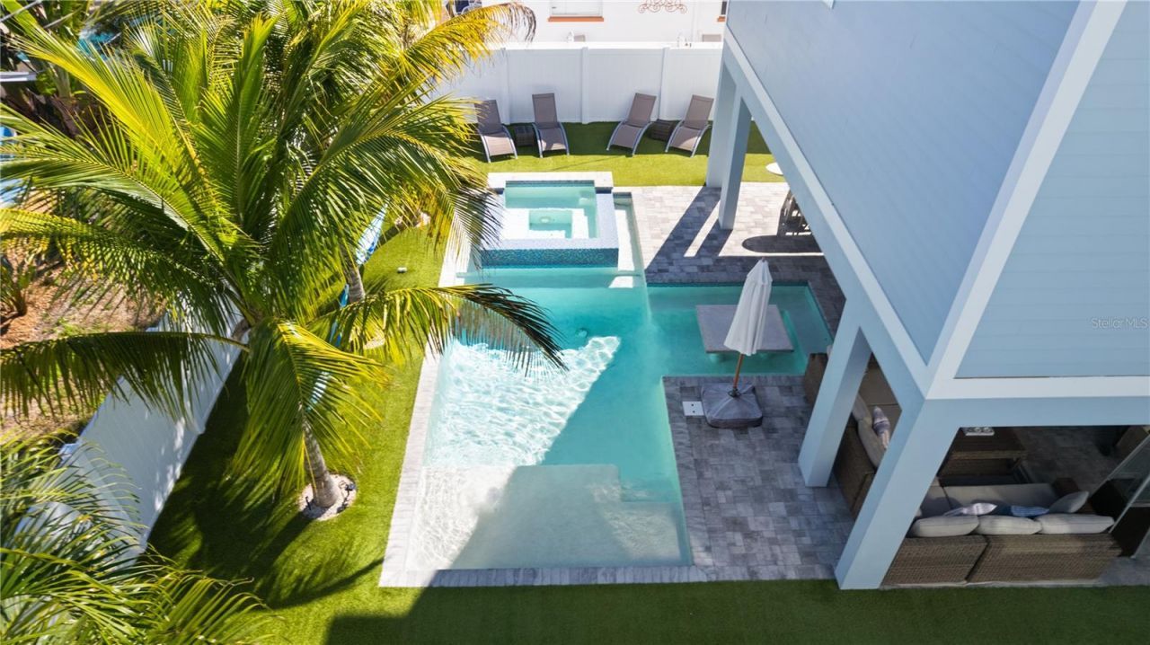 2305 Avenue C, Bradenton Beach, FL 34217 Photo