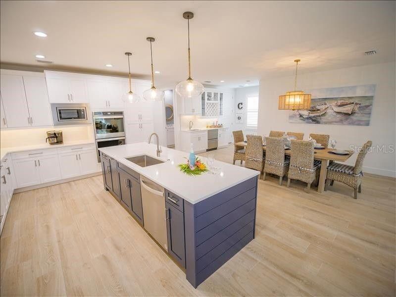 2305 Avenue C, Bradenton Beach, FL 34217 Photo