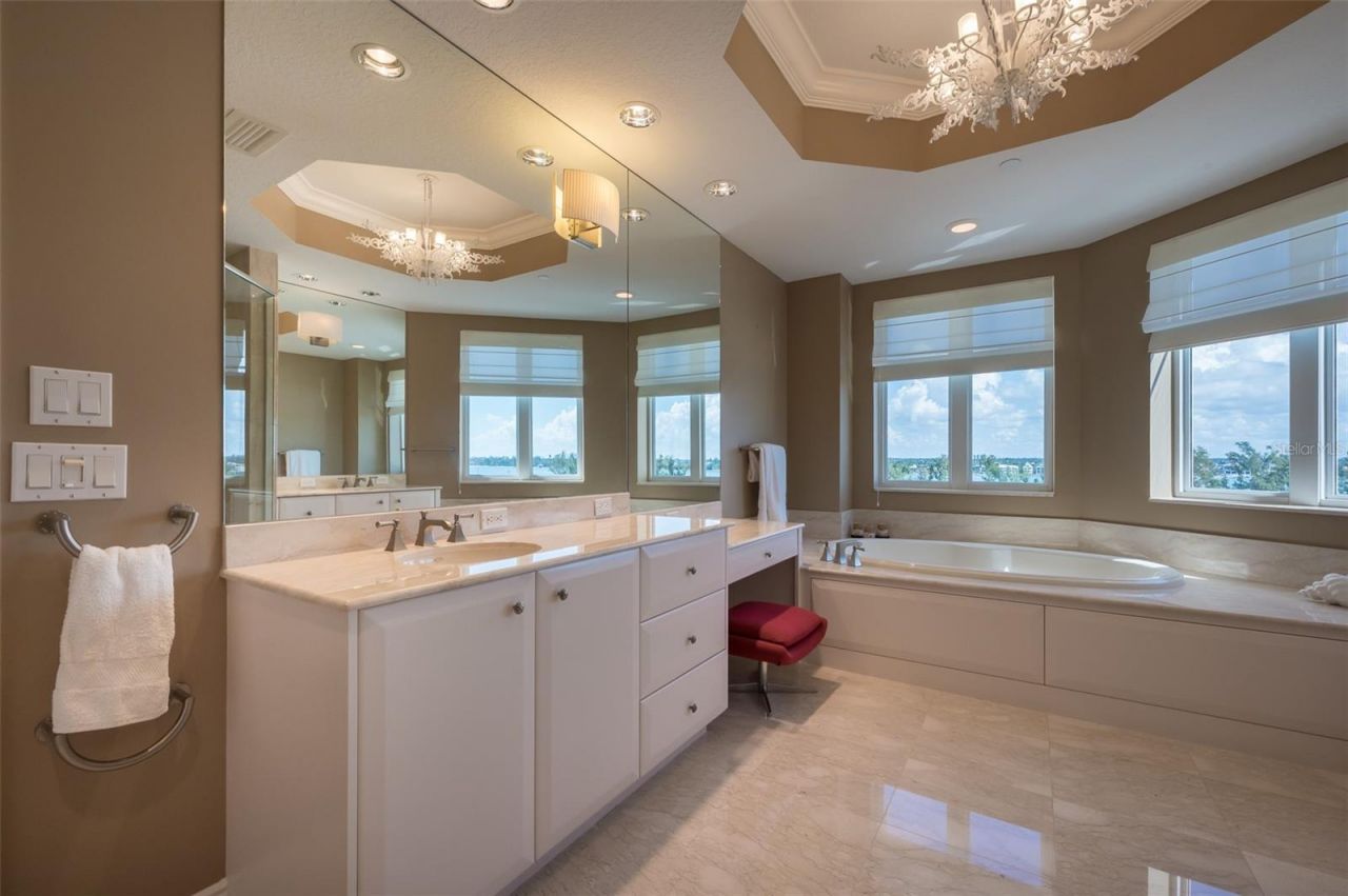 2050 Benjamin Franklin Drive, Unit A601, Sarasota, FL 34236 Photo