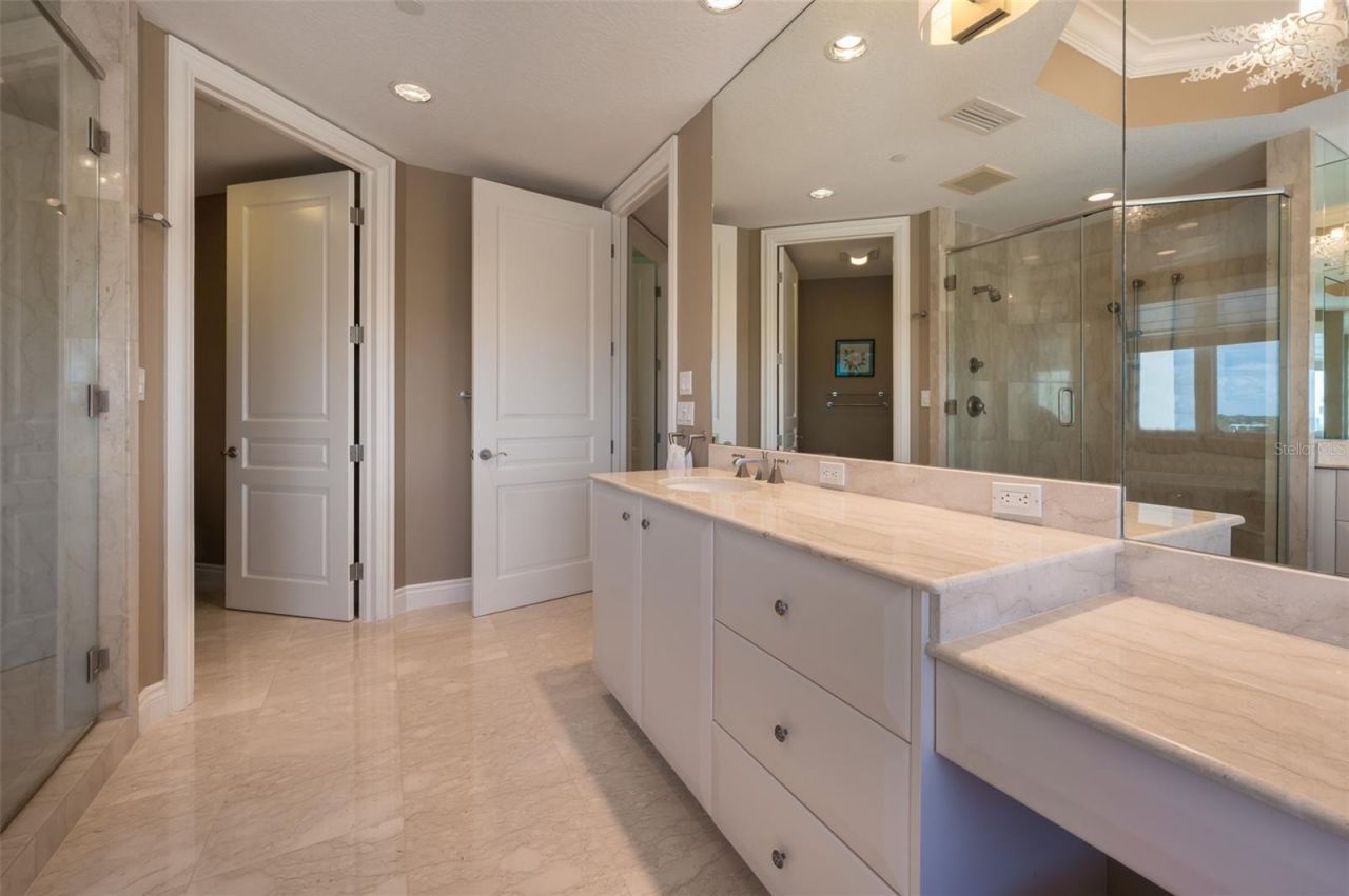 2050 Benjamin Franklin Drive, Unit A601, Sarasota, FL 34236 Photo