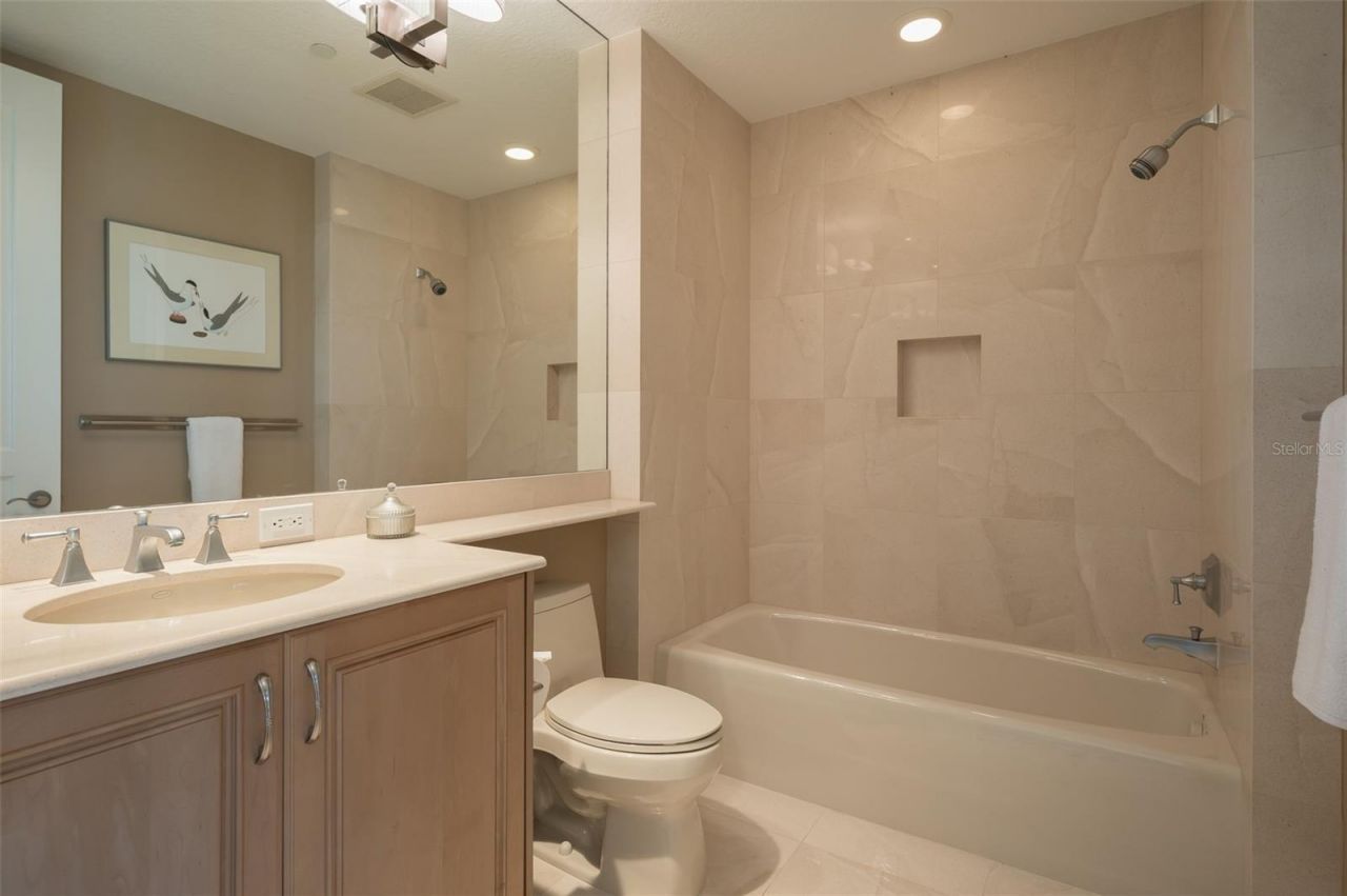 2050 Benjamin Franklin Drive, Unit A601, Sarasota, FL 34236 Photo