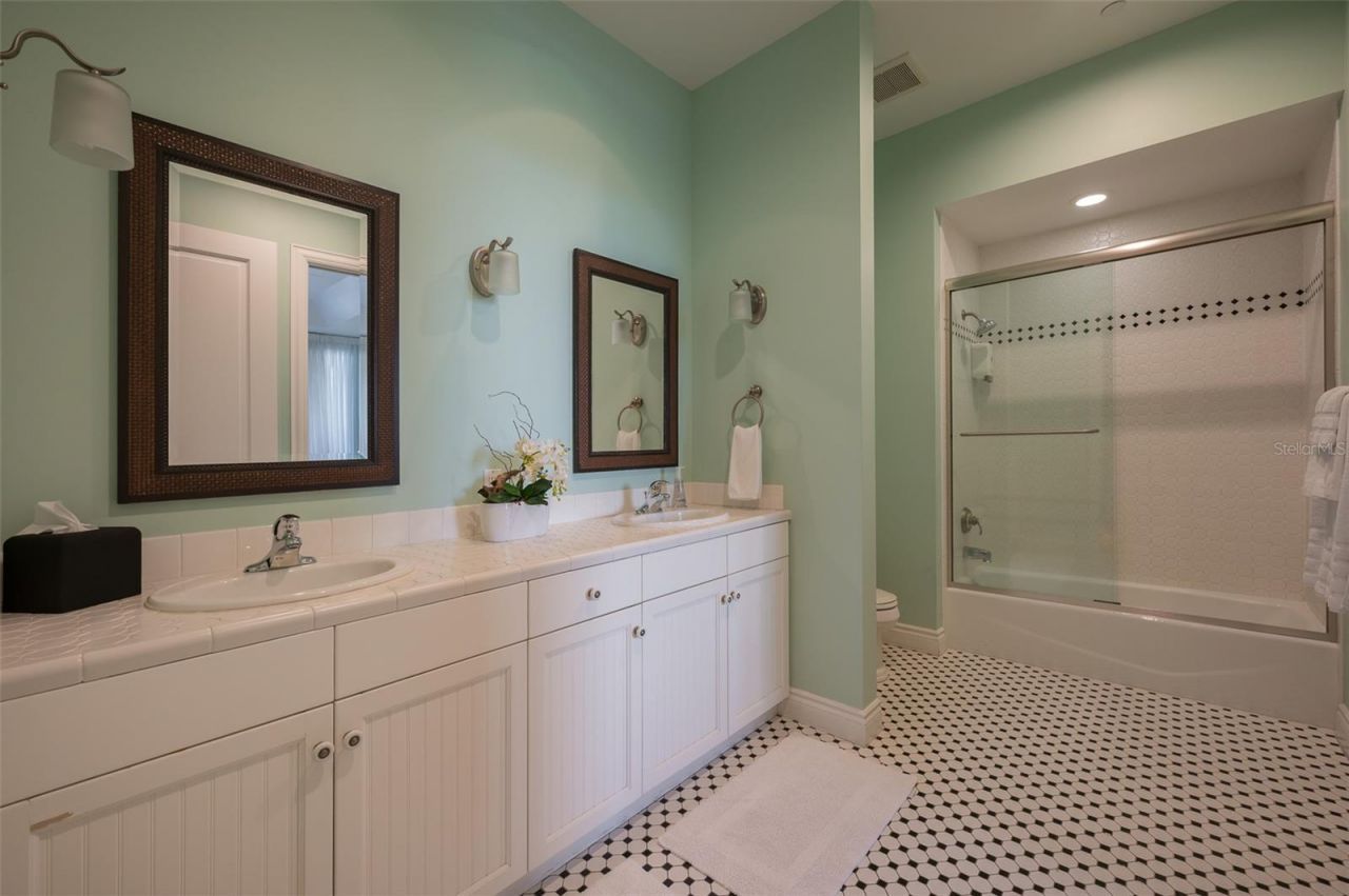 2050 Benjamin Franklin Drive, Unit A601, Sarasota, FL 34236 Photo