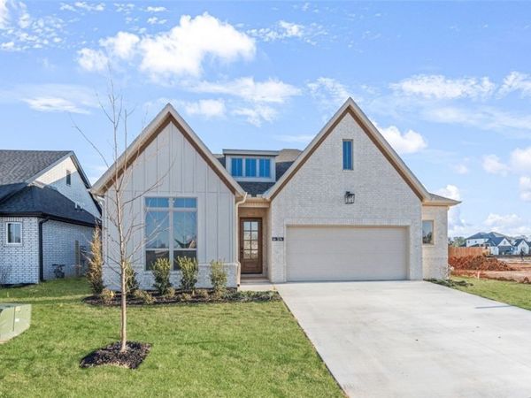 374 Woodsbury Lane, Elm Springs, AR 72762