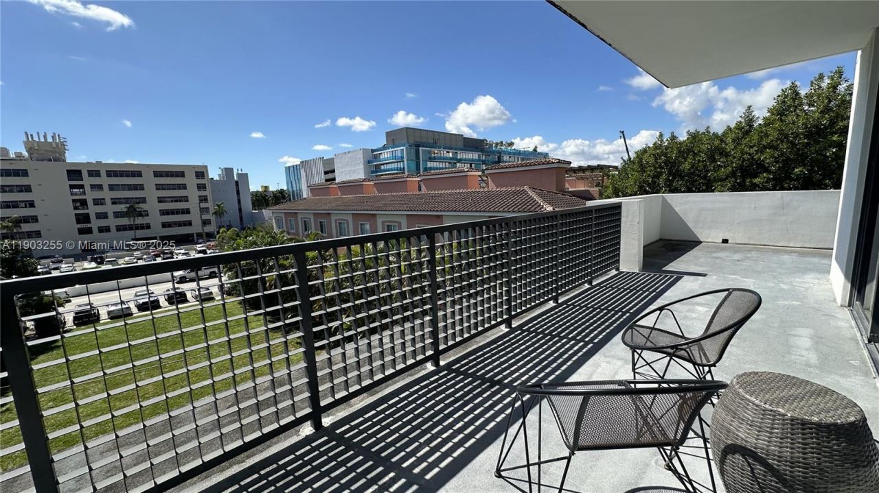 1120 98th St, Unit 303, Bay Harbor Islands, FL 33154 Photo