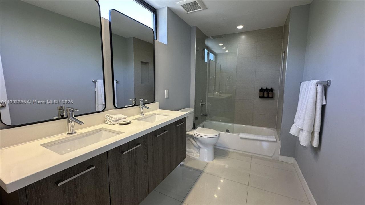 1120 98th St, Unit 303, Bay Harbor Islands, FL 33154 Photo