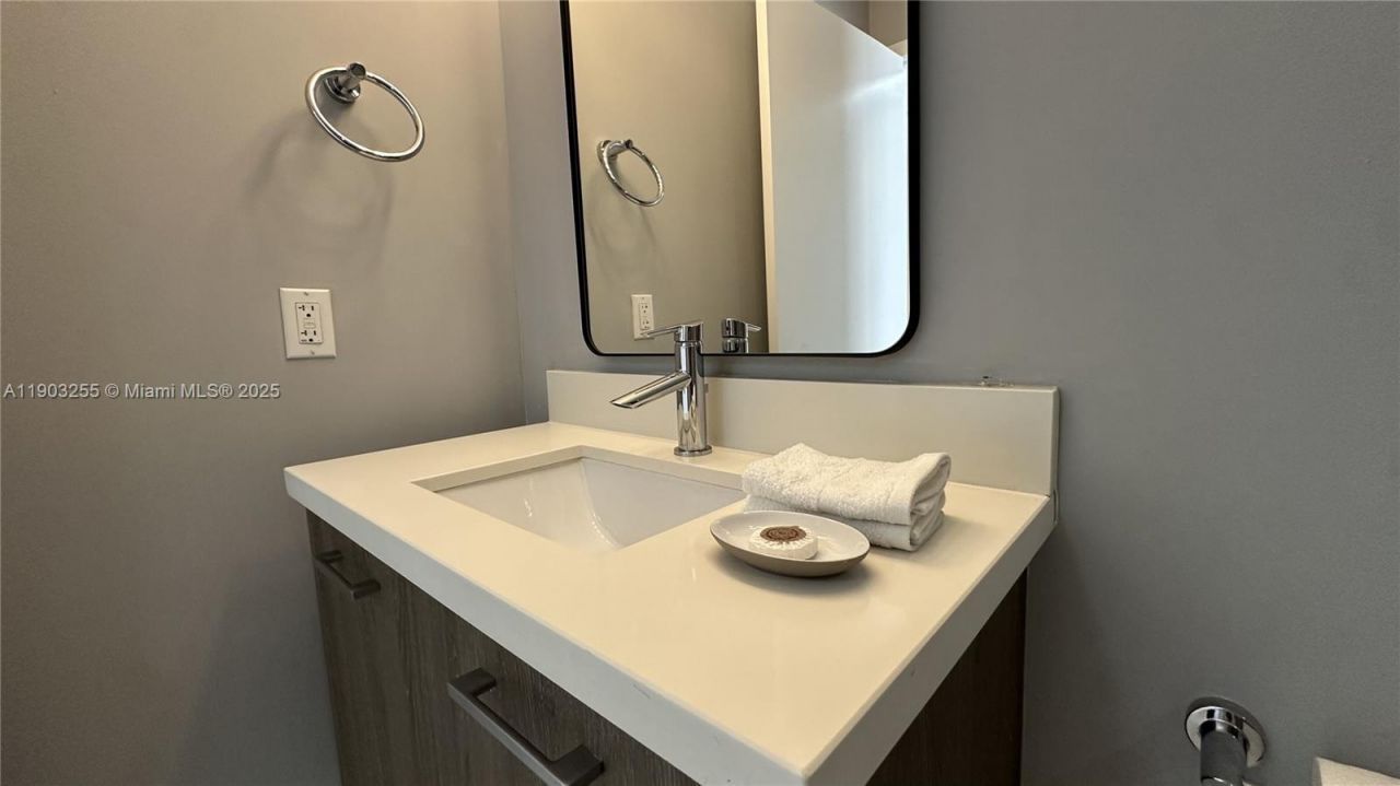 1120 98th St, Unit 303, Bay Harbor Islands, FL 33154 Photo