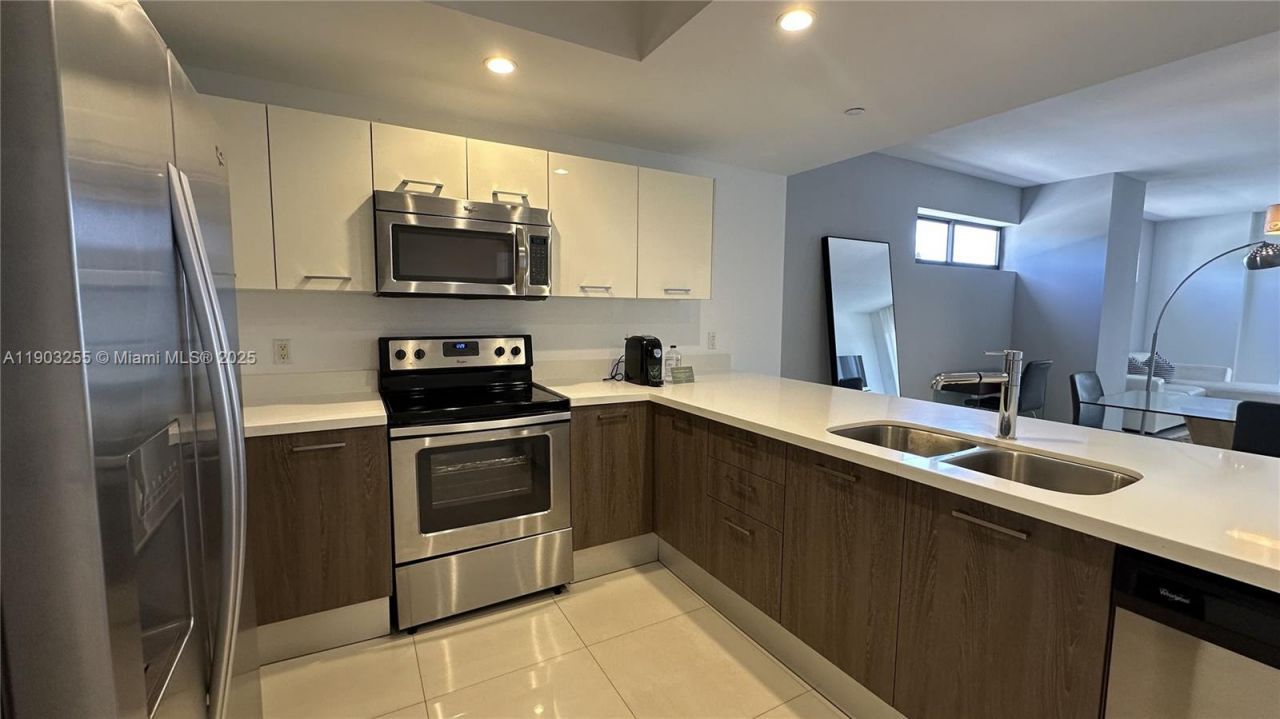 1120 98th St, Unit 303, Bay Harbor Islands, FL 33154 Photo