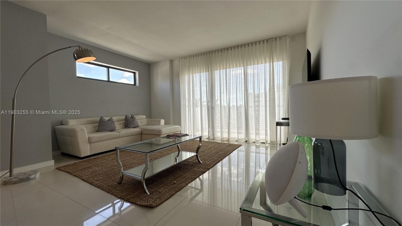 1120 98th St, Unit 303, Bay Harbor Islands, FL 33154 Photo