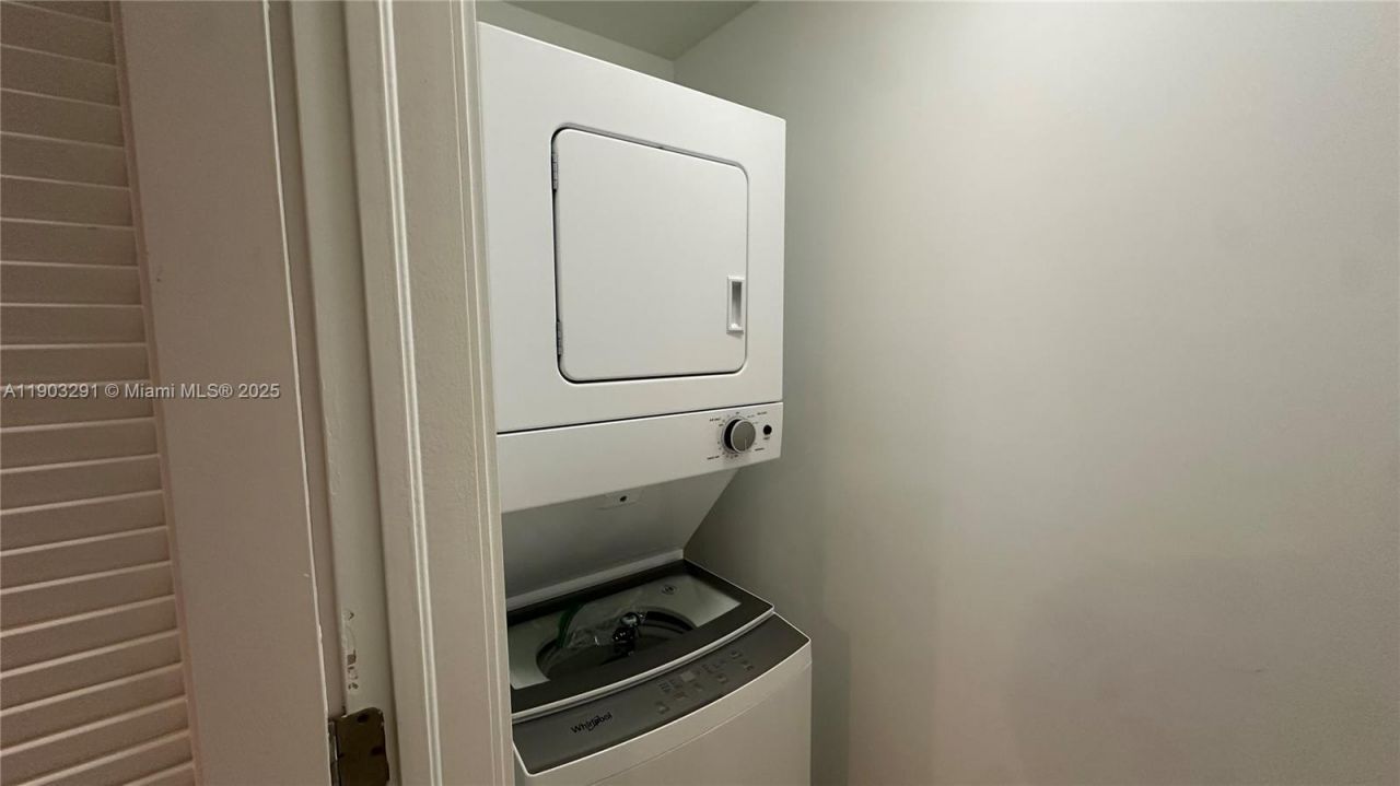 1120 98th St, Unit 304, Bay Harbor Islands, FL 33154 Photo