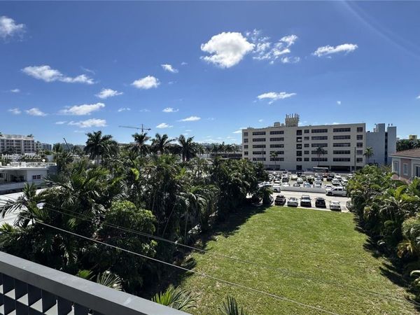 1120 98th St, Unit 403, Bay Harbor Islands, FL 33154