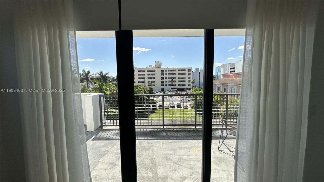 1120 98th St, Unit 403, Bay Harbor Islands, FL 33154 Photo