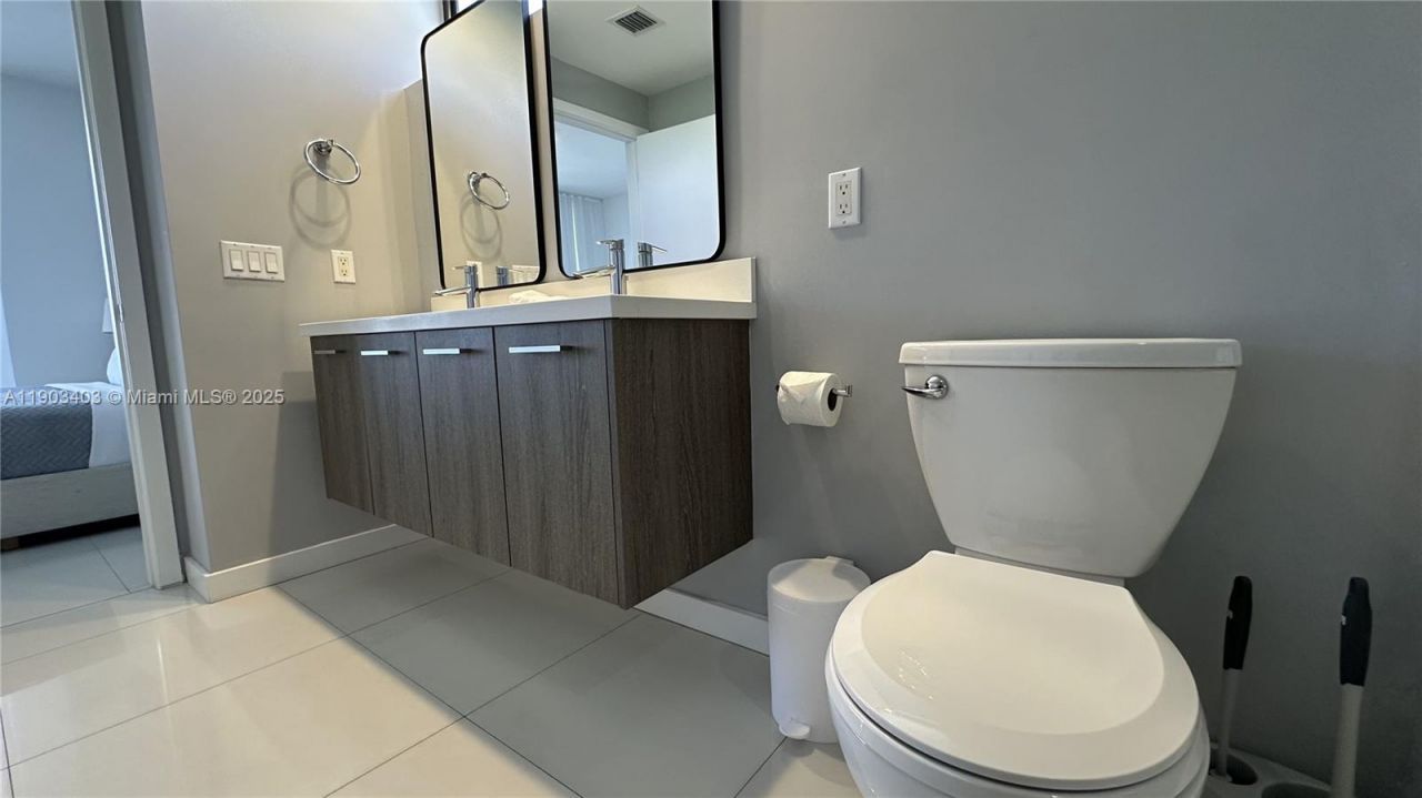 1120 98th St, Unit 403, Bay Harbor Islands, FL 33154 Photo