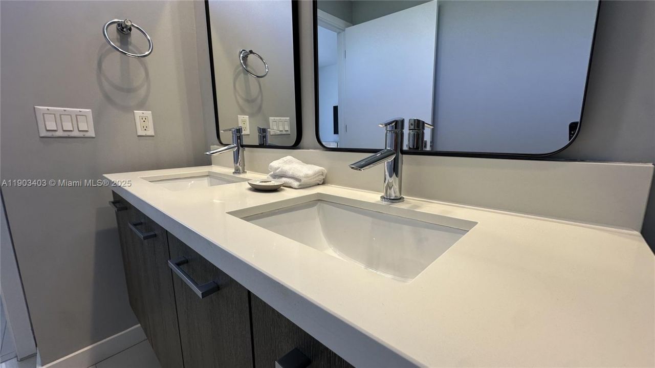 1120 98th St, Unit 403, Bay Harbor Islands, FL 33154 Photo