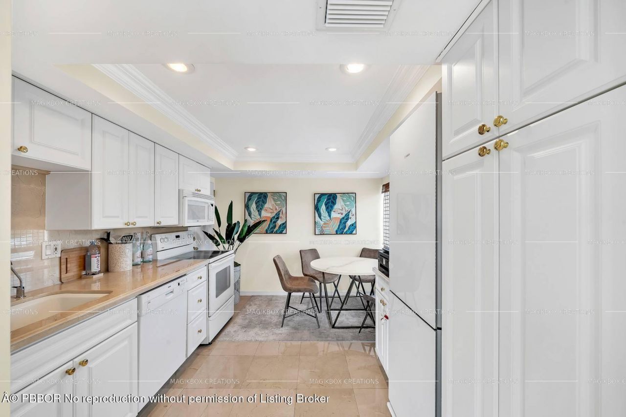 250 Bradley Place, Unit 402, Palm Beach, FL 33480 Photo