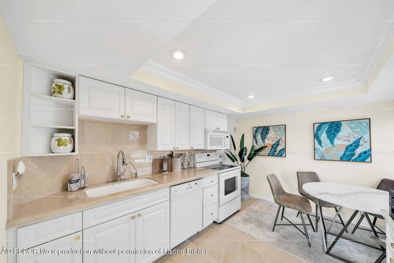 250 Bradley Place, Unit 402, Palm Beach, FL 33480 Photo