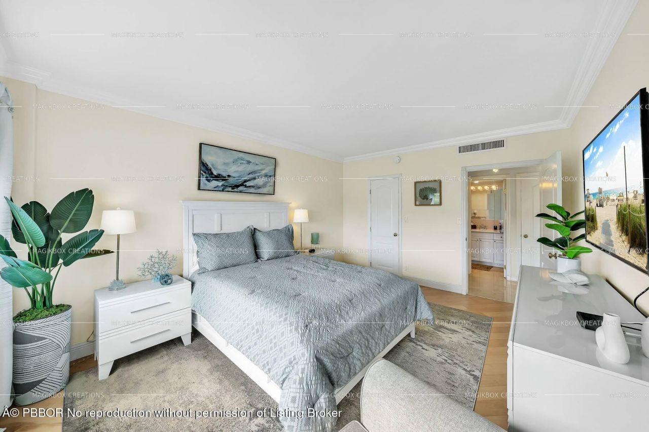 250 Bradley Place, Unit 402, Palm Beach, FL 33480 Photo