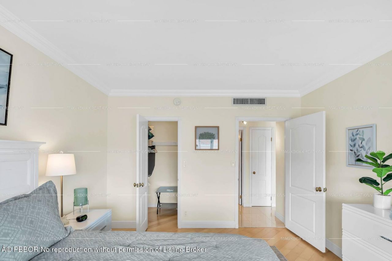 250 Bradley Place, Unit 402, Palm Beach, FL 33480 Photo