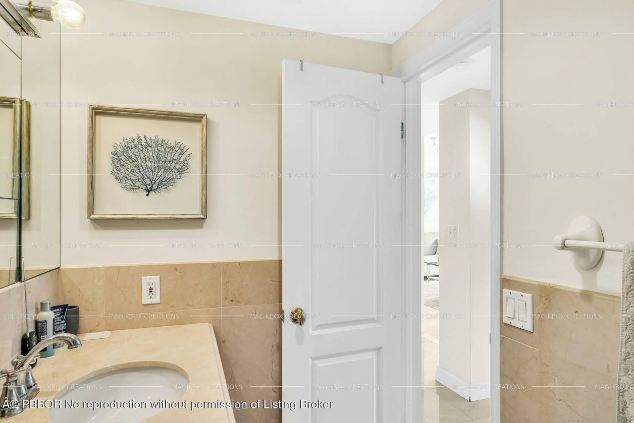 250 Bradley Place, Unit 402, Palm Beach, FL 33480 Photo