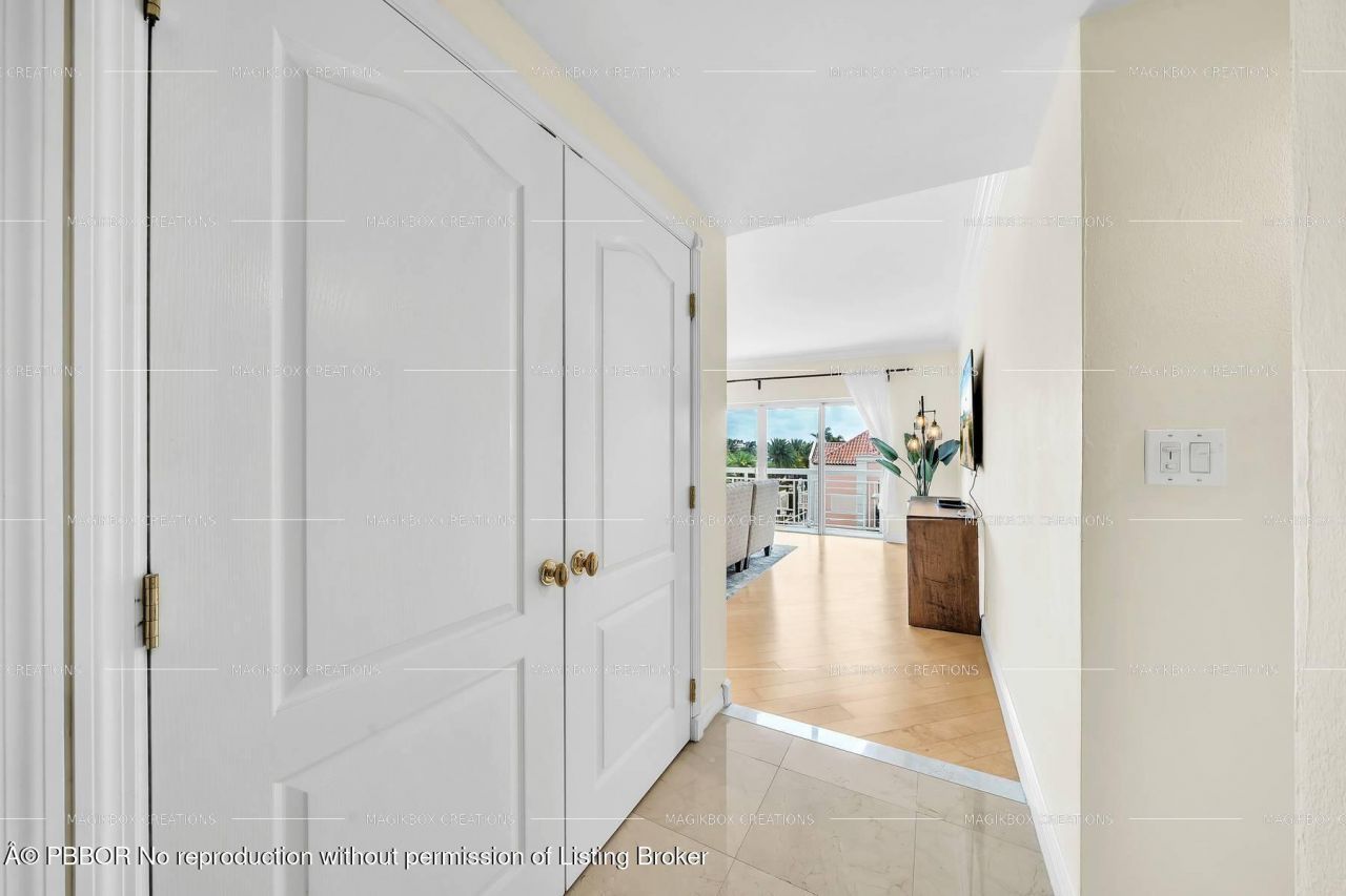 250 Bradley Place, Unit 402, Palm Beach, FL 33480 Photo