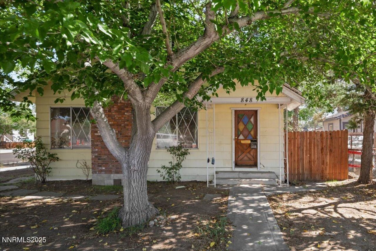 848 Rock Boulevard, Sparks, NV 89431 Photo