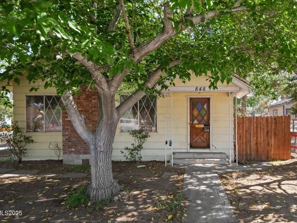 848 Rock Boulevard, Sparks, NV 89431