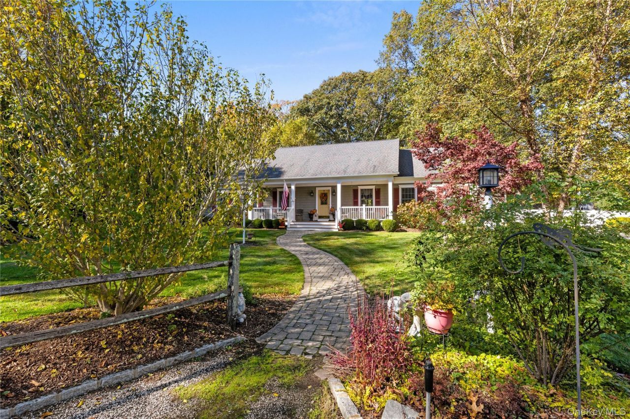 898 Peconic Bay Boulevard, Jamesport, NY 11901 Main Photo