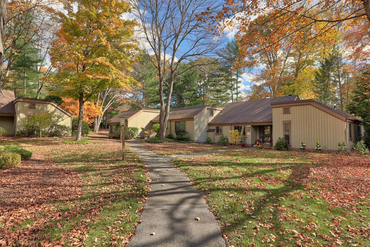 1008 Heritage, Unit B, Southbury, CT 06488 Main Photo