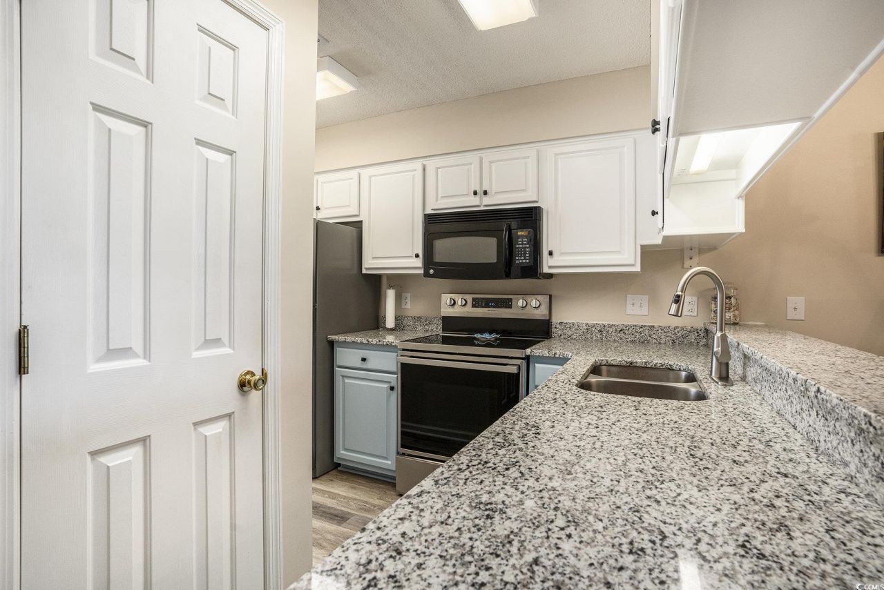 4920 Windsor Green Way Photo 13